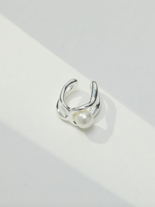 Pearl ear bone clip