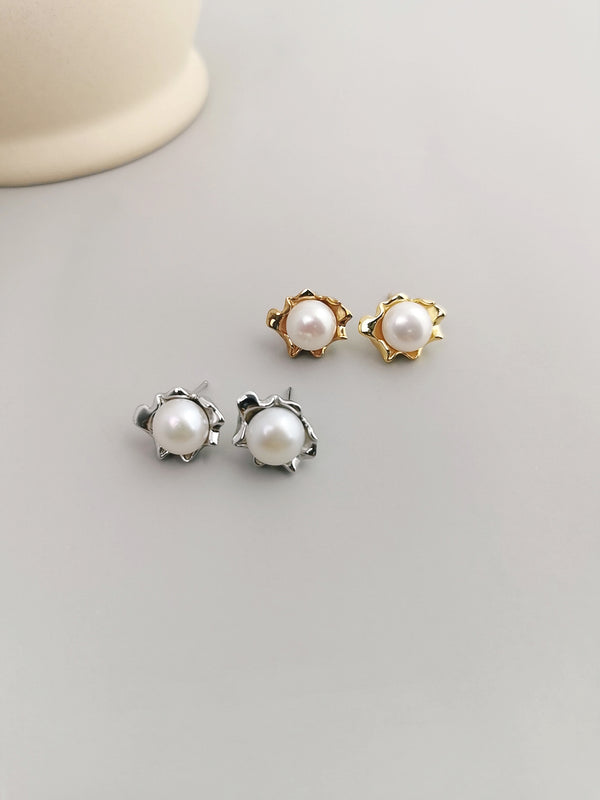 Pearl ear-rings