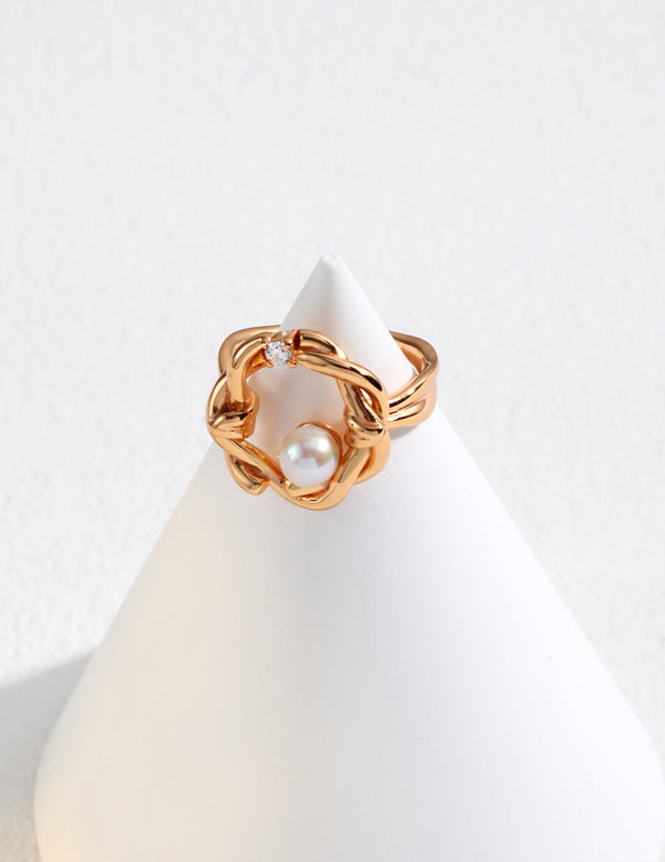 Simple Pearl Ring