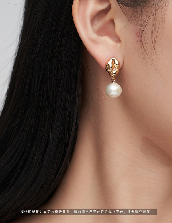 Pearl ear-rings