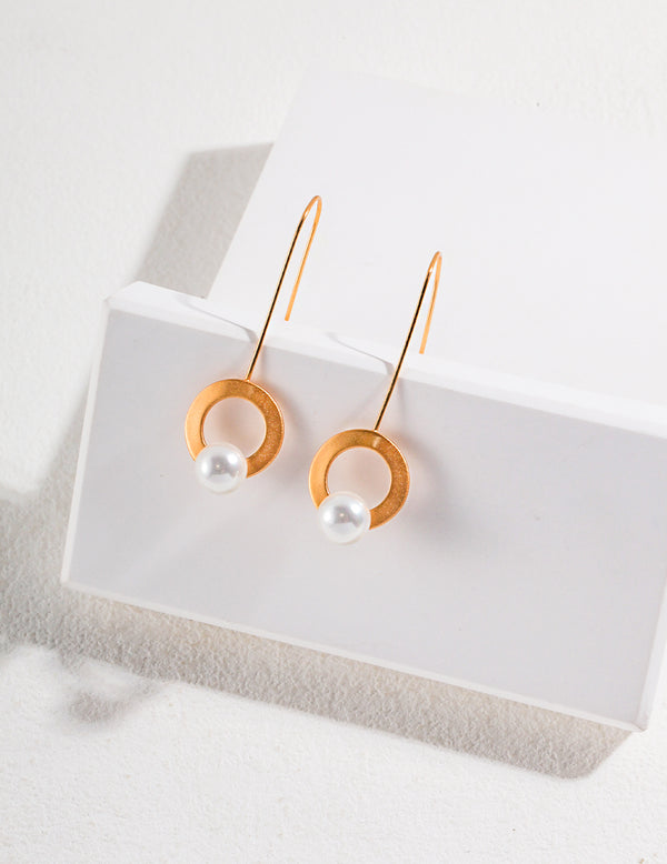 Minimalist shell earrings